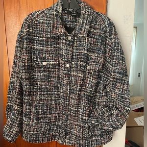 💎 Tweed jacket with buttons, and four pockets. Multicolor with sequins.